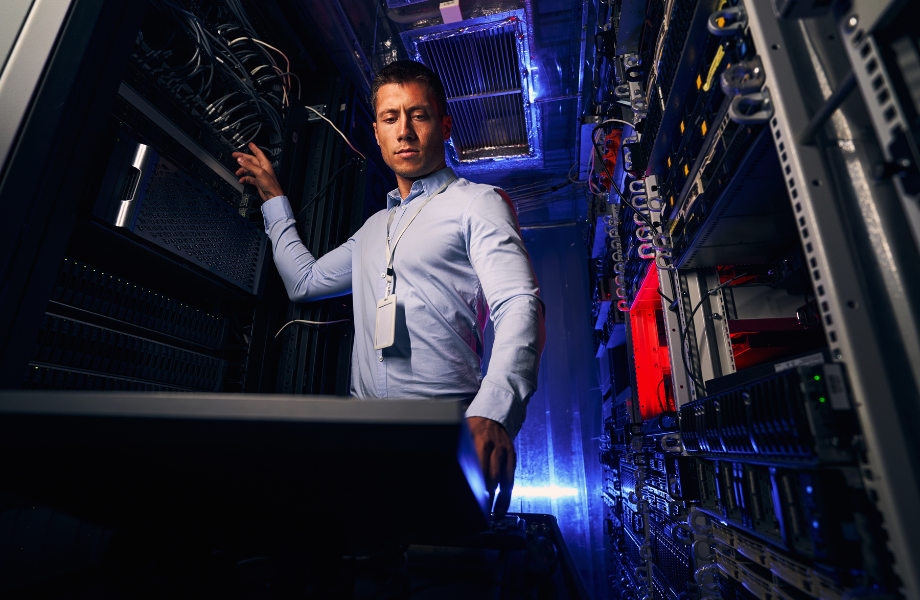 Choosing the Right IT Infrastructure for SMEs