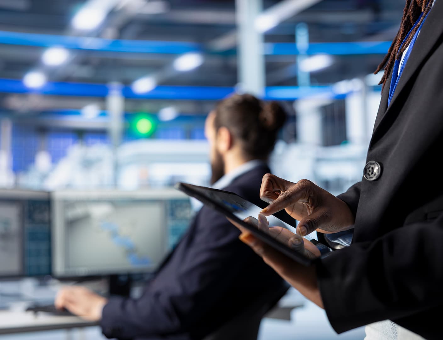 لماذا يُعد Low-Code مناسبًا للمؤسسات متعددة الإدارات؟