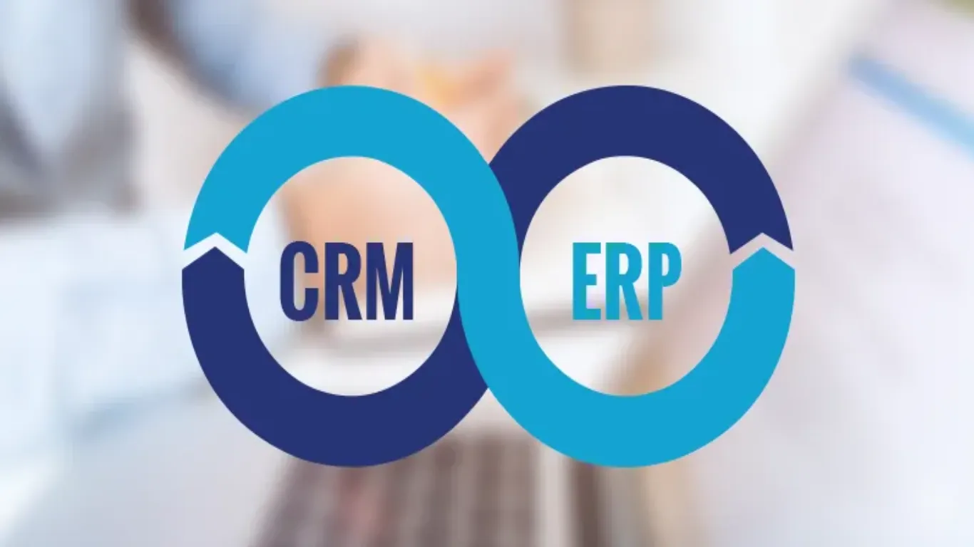 فوائد تكامل Low-Code مع ERP وCRM لفرق تقنية المعلومات وفرق الأعمال: دليل سريع