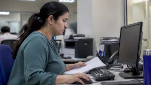 Specialist validating a bank statement import