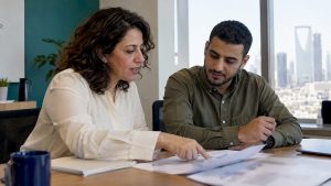 HR lead and service user define SLA commitments